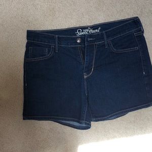 Jean shorts, mid thigh